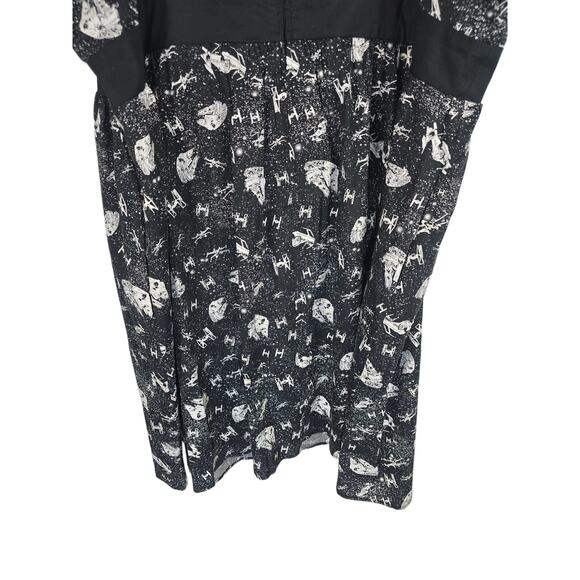 Hot Topic Star Wars Sleeveless Fit & Far Black White Women's Dress 26 NWT - Picture 3 of 5